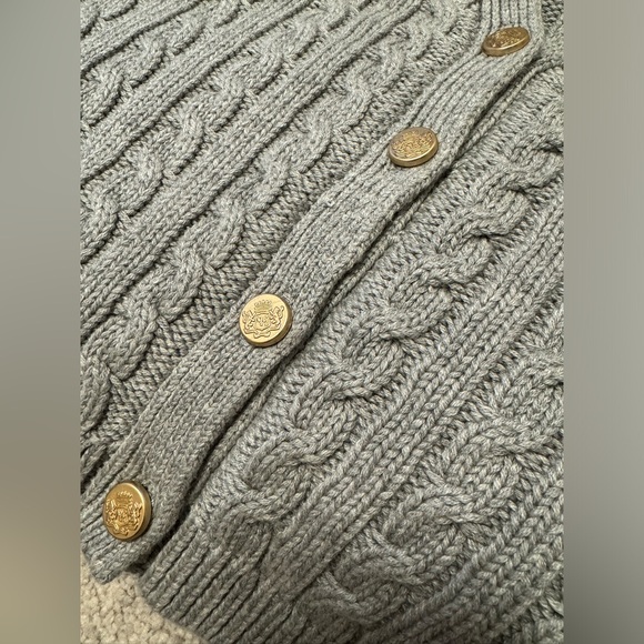 The A&F Mara Cable Button-Up Sweater Vest - Picture 5 of 8